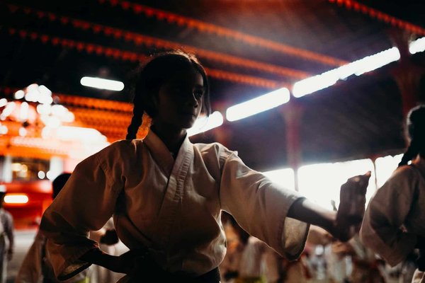 Comment la pratique de l'Aikijutsu peut améliorer les compétences de négociation et de gestion de conflit?